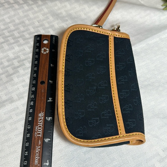 Dooney & Bourke wallet flap wristlet - Picture 3 of 8